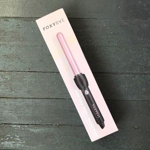 FoxyBae rose gold 25mm curling wand (in box)